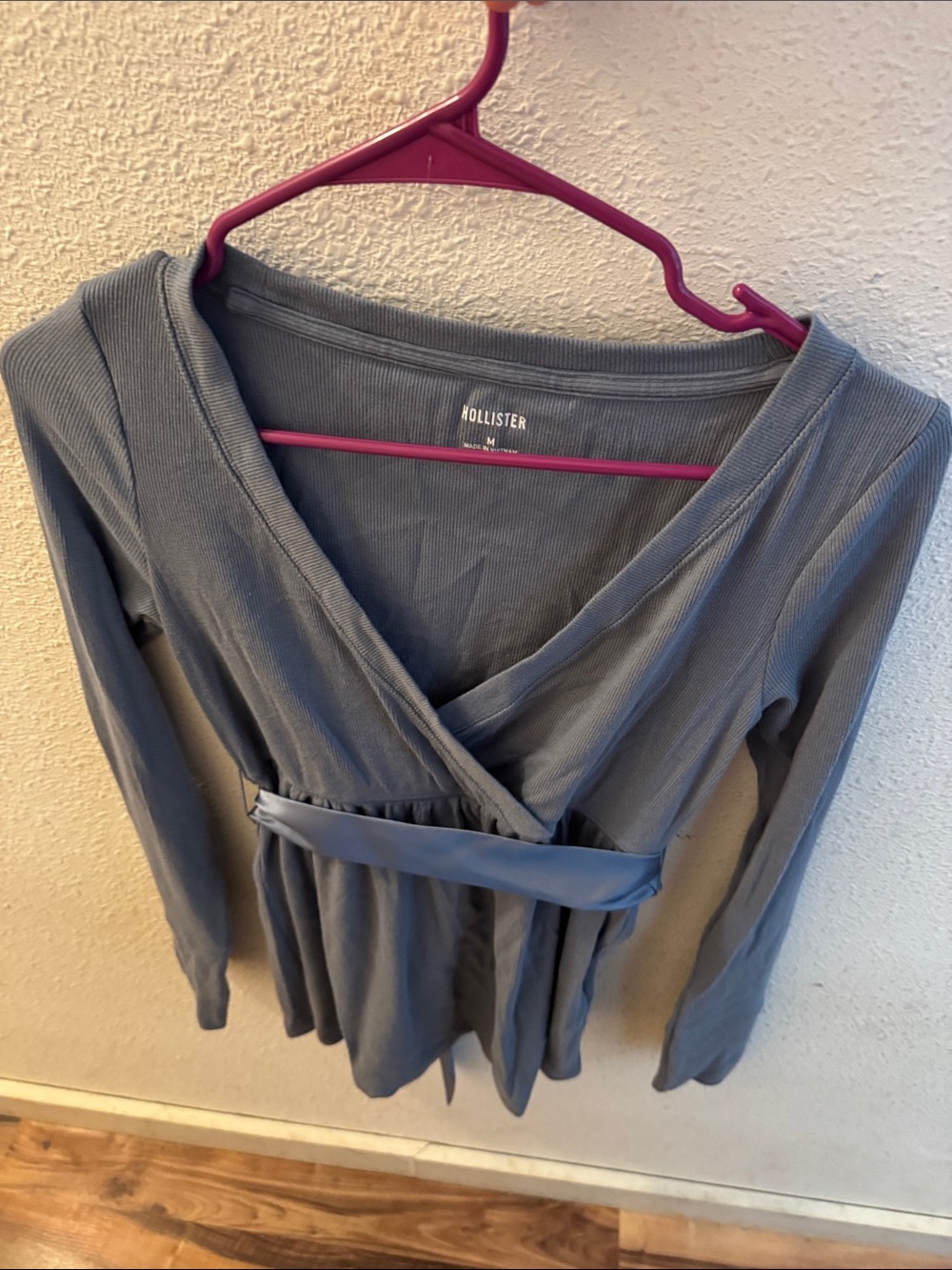 Hollister Easy Long-Sleeve Wrap-Front
Babydoll Top - Blue Grey Medium